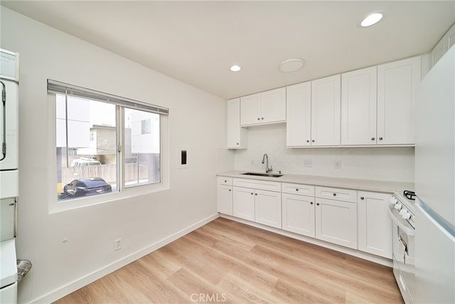 1103 S Hobart Boulevard, Los Angeles, CA 90006