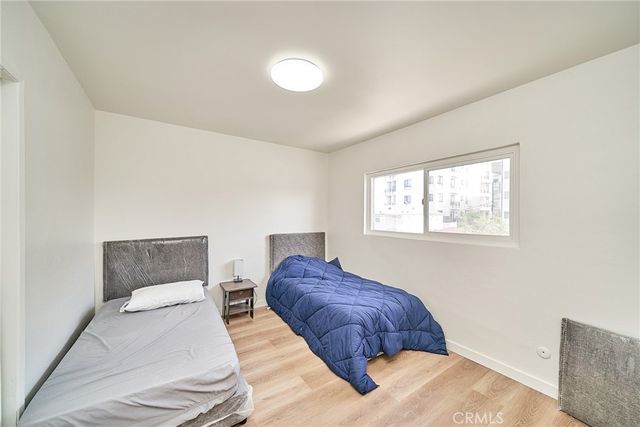 1103 S Hobart Boulevard, Los Angeles, CA 90006