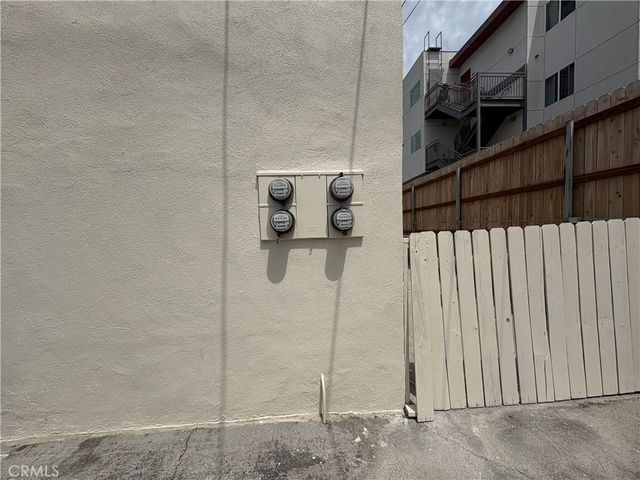 1103 S Hobart Boulevard, Los Angeles, CA 90006