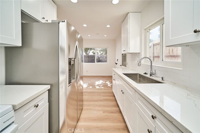 1103 S Hobart Boulevard, Los Angeles, CA 90006