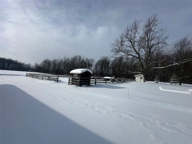 9573 STATE LINE Road, Albion, PA 16401