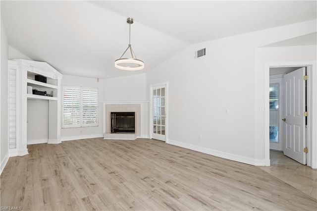 128 Viking WAY, Naples, FL 34110