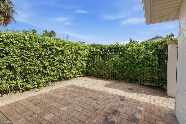 128 Viking WAY, Naples, FL 34110