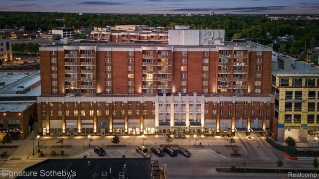 411 S Old Woodward Avenue 704, Birmingham, MI 48009