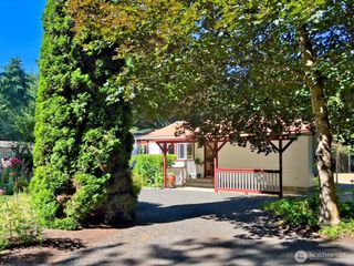 85 Plum Avenue, Chimacum, WA 98325