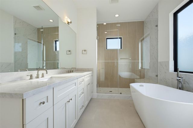 1820 Wycliffe, Houston, TX 77043