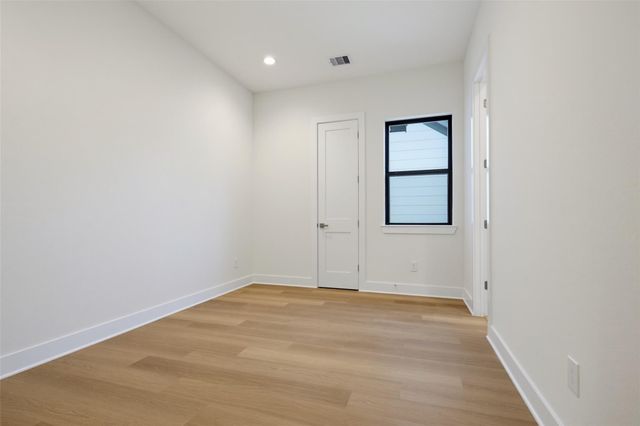1820 Wycliffe, Houston, TX 77043
