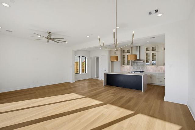 1820 Wycliffe, Houston, TX 77043
