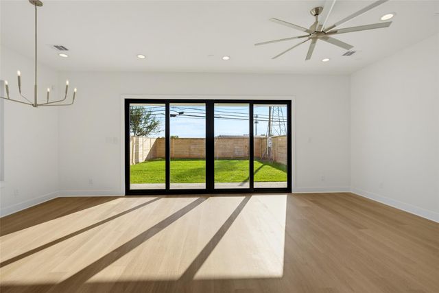 1820 Wycliffe, Houston, TX 77043
