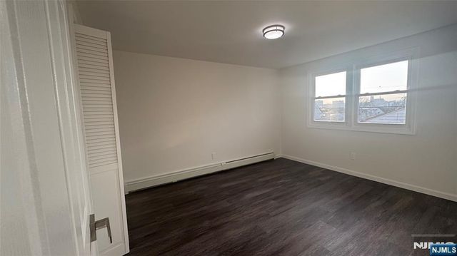 31 Chestnut Street, Kearny, NJ 07032