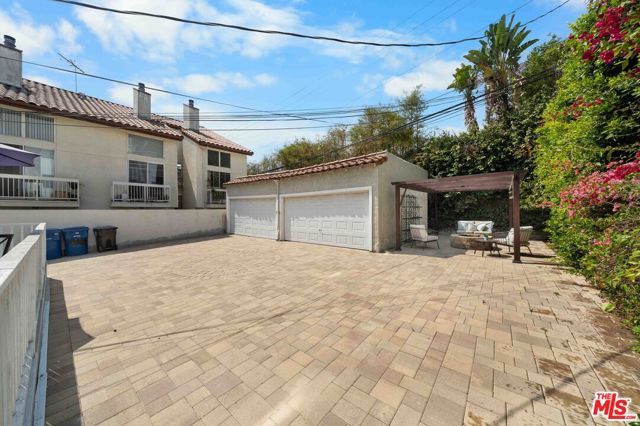 865 S Lucerne Boulevard, Los Angeles, CA 90005