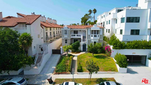 865 S Lucerne Boulevard, Los Angeles, CA 90005