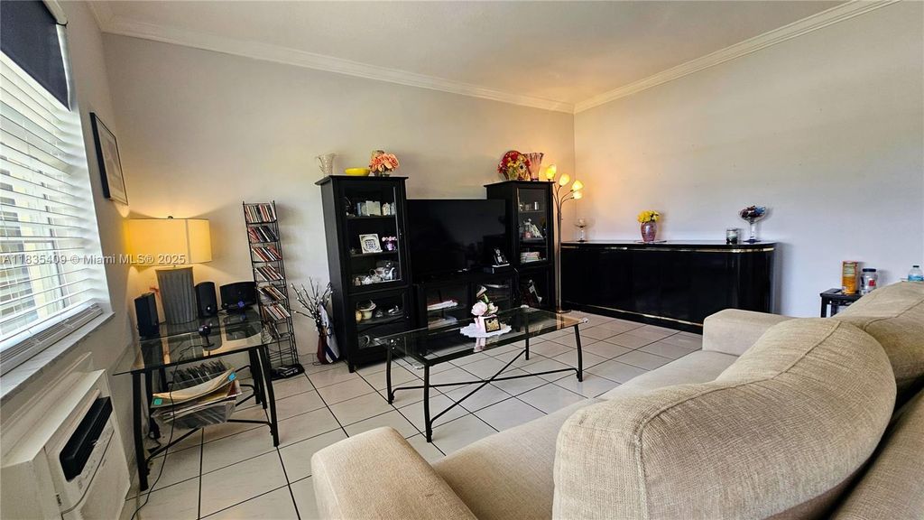 17000 NE 14th Ave 109, Miami, FL 33162