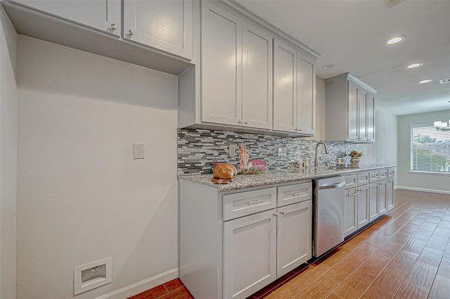 2022 Highland Hills Drive, Sugar Land, TX 77478