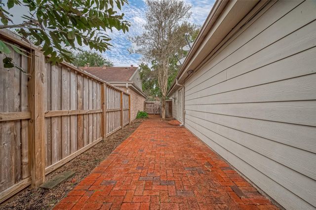 2022 Highland Hills Drive, Sugar Land, TX 77478