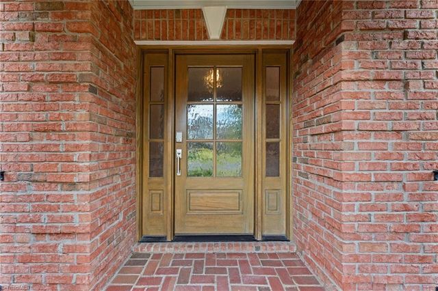 3004 Deercroft Lane, Clemmons, NC 27012