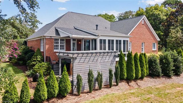 3004 Deercroft Lane, Clemmons, NC 27012