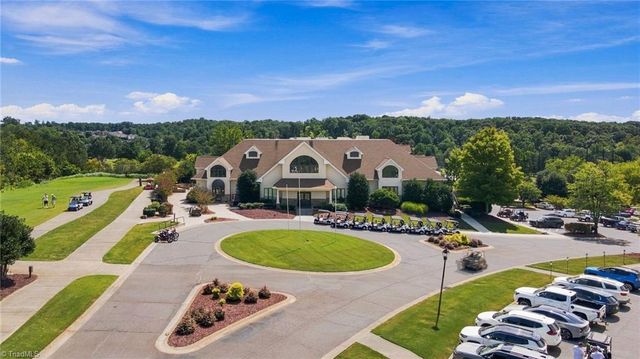3004 Deercroft Lane, Clemmons, NC 27012
