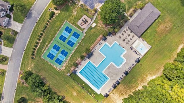 3004 Deercroft Lane, Clemmons, NC 27012