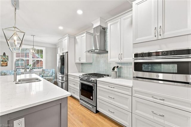 3004 Deercroft Lane, Clemmons, NC 27012