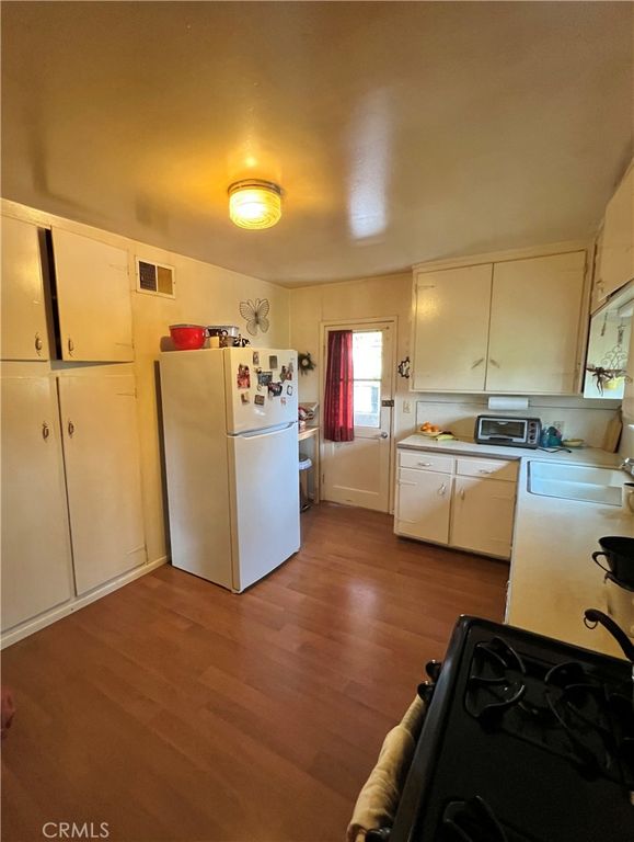 Image 15 of property listing at 30284 Bear Mountain, Squaw Valley, CA 93675