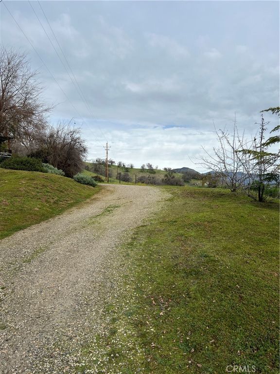 Image 2 of property listing at 30284 Bear Mountain, Squaw Valley, CA 93675