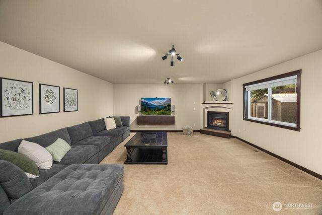 424 Barry Loop, Mount Vernon, WA 98274