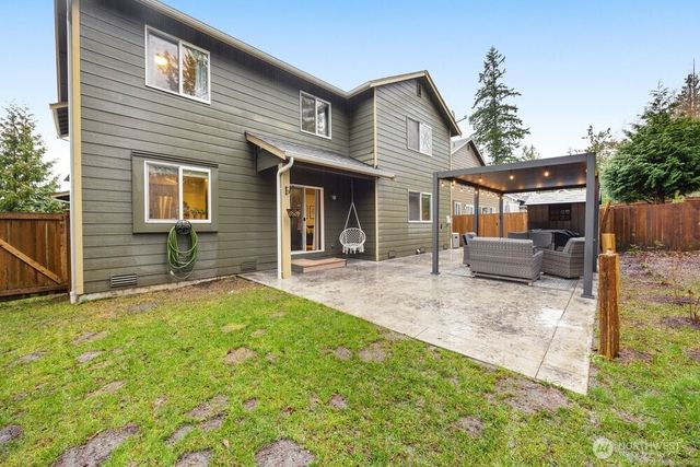 424 Barry Loop, Mount Vernon, WA 98274