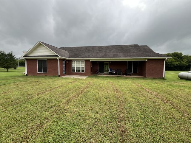 6774 Polk Ln, Columbia, TN 38401