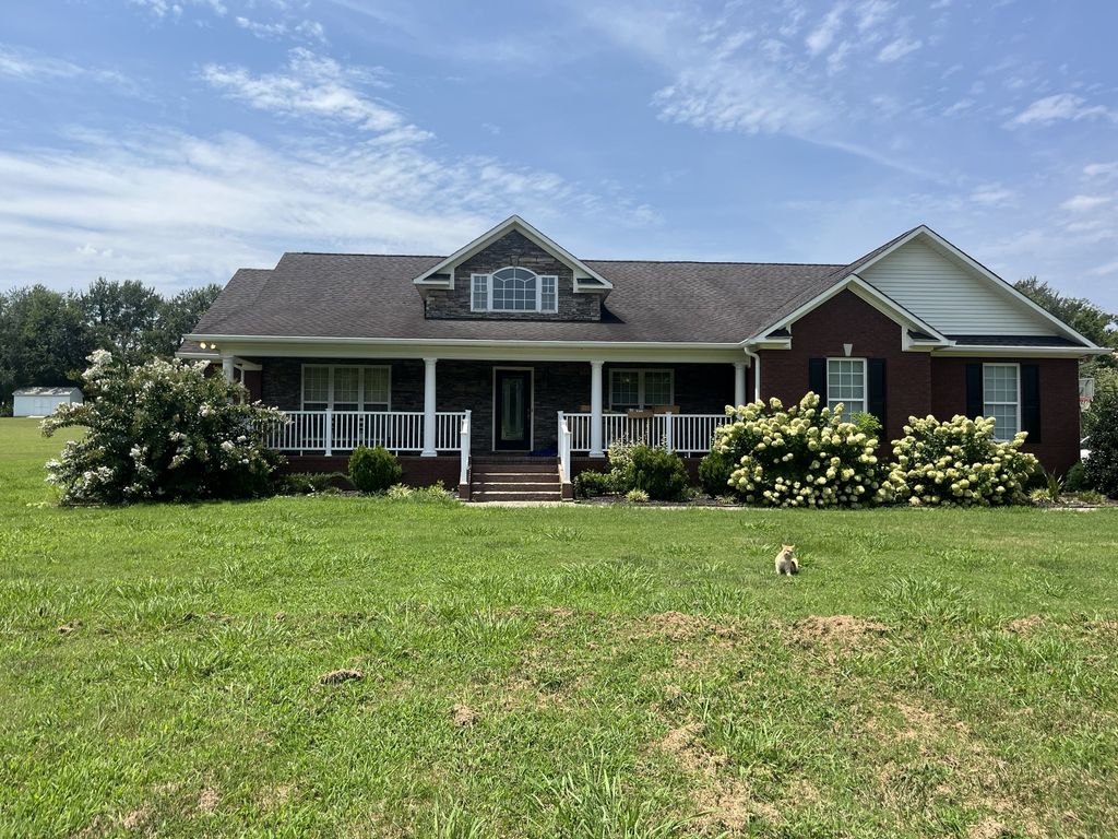 6774 Polk Ln, Columbia, TN 38401