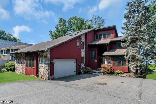 79 Castle Rock Rd, Jefferson Twp., NJ 07849