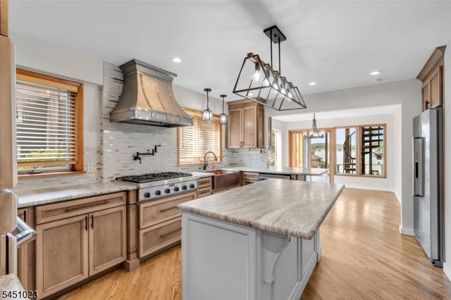 79 Castle Rock Rd, Jefferson Twp., NJ 07849