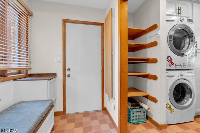 79 Castle Rock Rd, Jefferson Twp., NJ 07849