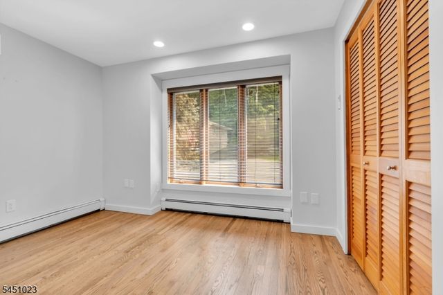 79 Castle Rock Rd, Jefferson Twp., NJ 07849