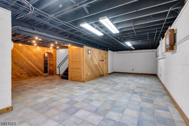 79 Castle Rock Rd, Jefferson Twp., NJ 07849