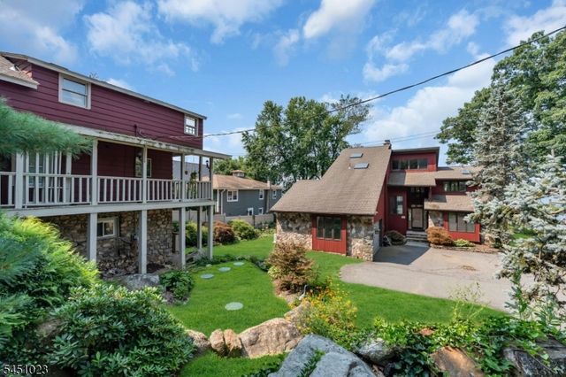 79 Castle Rock Rd, Jefferson Twp., NJ 07849