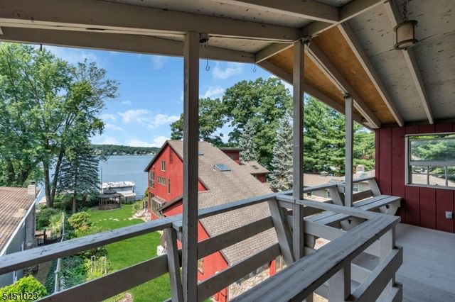 79 Castle Rock Rd, Jefferson Twp., NJ 07849