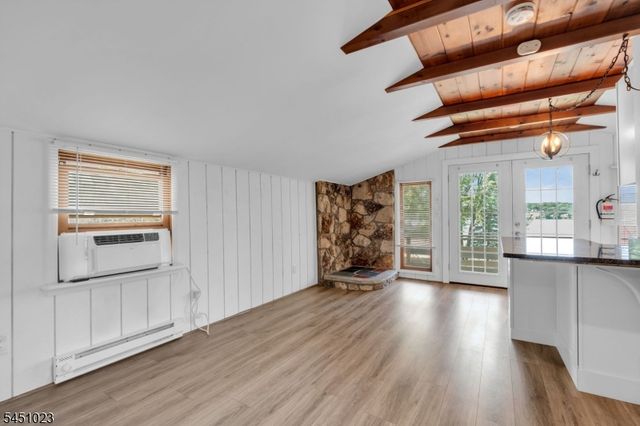 79 Castle Rock Rd, Jefferson Twp., NJ 07849