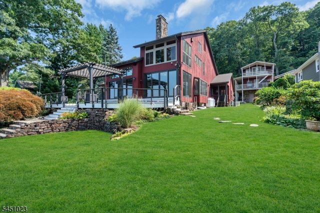 79 Castle Rock Rd, Jefferson Twp., NJ 07849