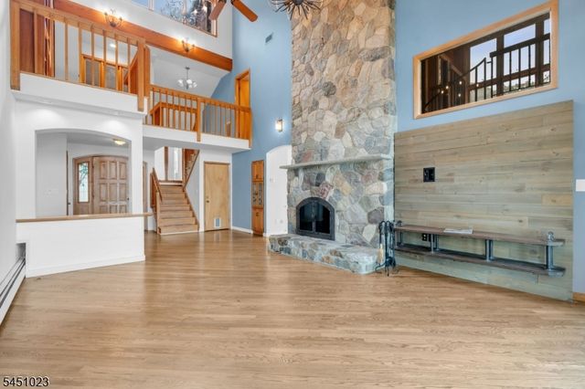 79 Castle Rock Rd, Jefferson Twp., NJ 07849