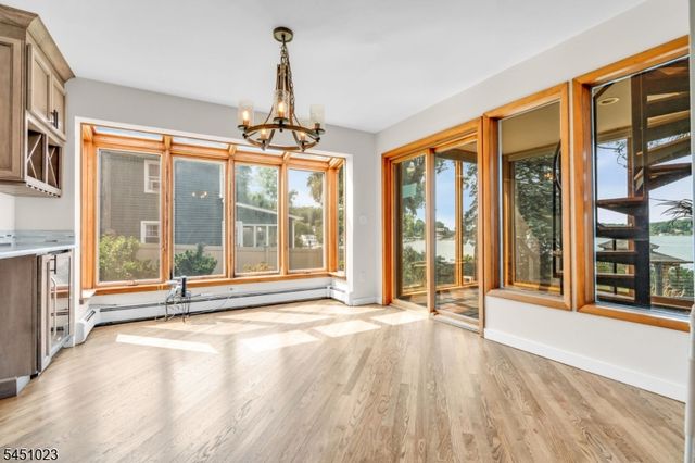 79 Castle Rock Rd, Jefferson Twp., NJ 07849