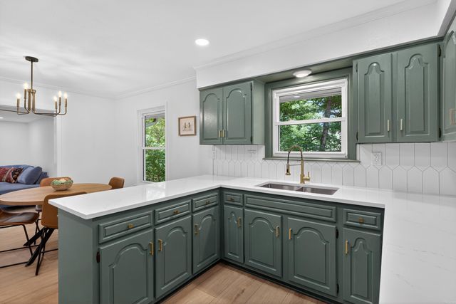 8 Cambre Circle, Hot Springs Village, AR 71909