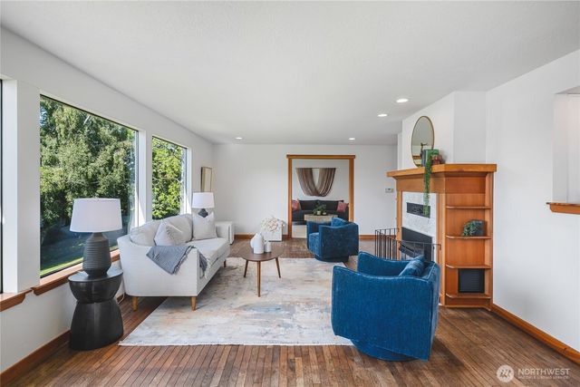6067 S Campbell Lake Road, Anacortes, WA 98221
