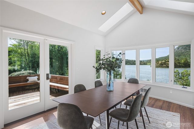 6067 S Campbell Lake Road, Anacortes, WA 98221