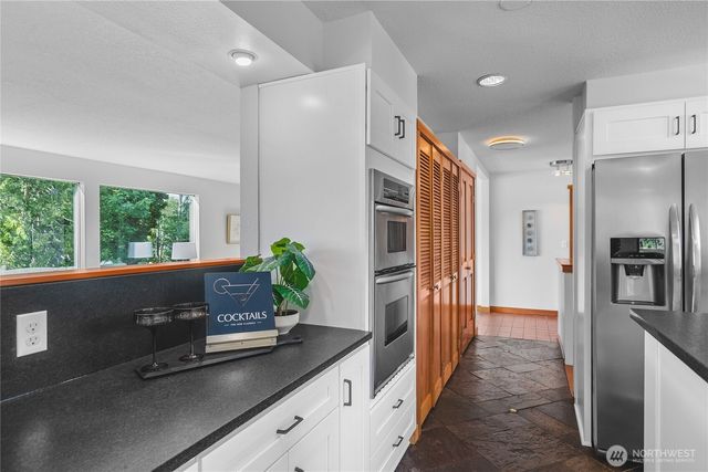 6067 S Campbell Lake Road, Anacortes, WA 98221