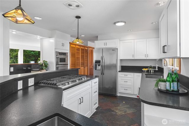 6067 S Campbell Lake Road, Anacortes, WA 98221