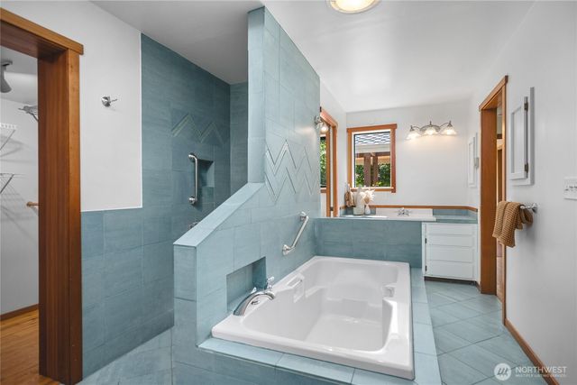 6067 S Campbell Lake Road, Anacortes, WA 98221