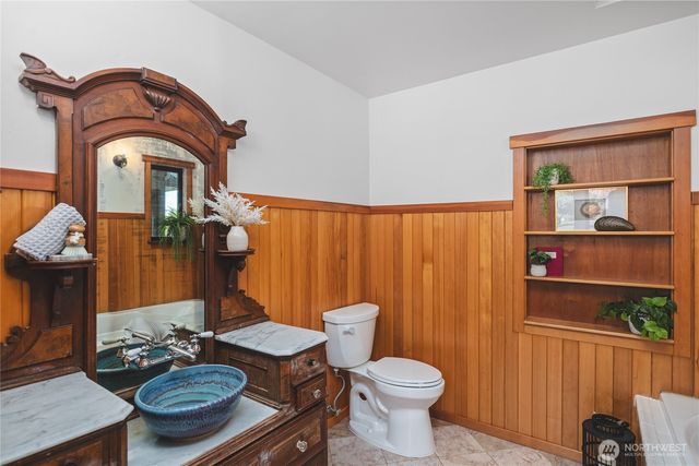 6067 S Campbell Lake Road, Anacortes, WA 98221
