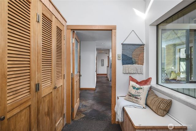 6067 S Campbell Lake Road, Anacortes, WA 98221