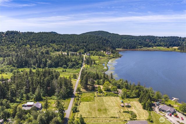6067 S Campbell Lake Road, Anacortes, WA 98221